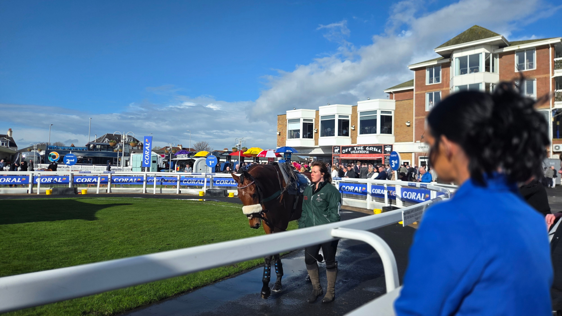 Ayr Racecourse atmosphere on race day