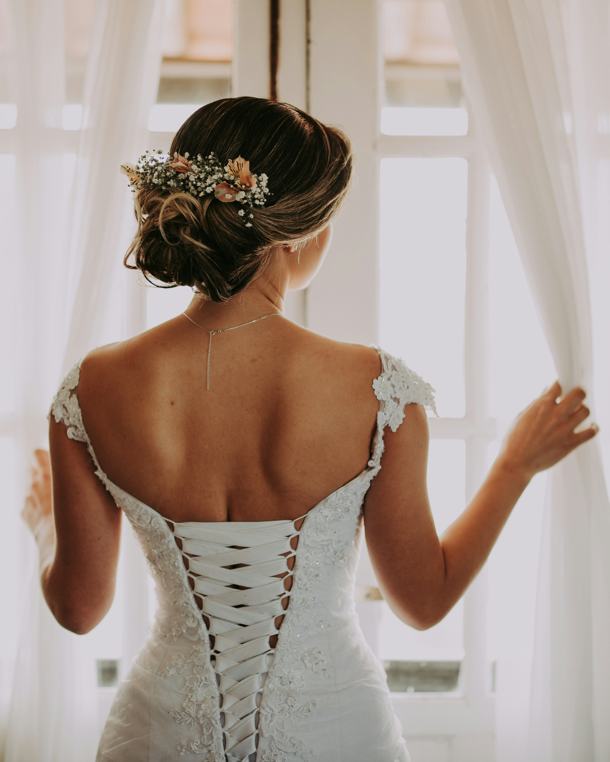 Bride with a natural bridal spray tan, lace back detail, Ayrshire | BeautyRokz
